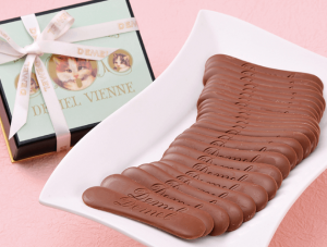 高級チョコレート人気ブランドランキング　ソリッドチョコ猫ラベル